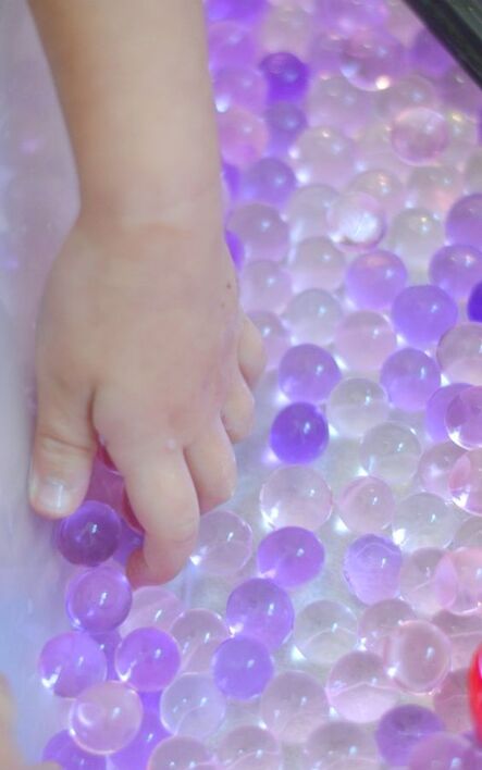 How to Make SCENTED Water Beads for SUPER sensory fun! Adding the element of scent to this amazing sensory material was such a fun way to play.