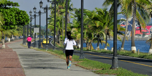 season marathon panama runners running 