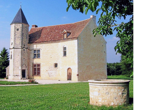 LES REMPARTS DE VAUVINEUX (Orne)