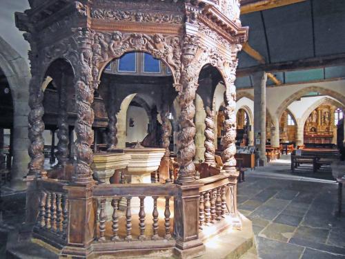 L'enclos paroissial de GUIMILIAU...