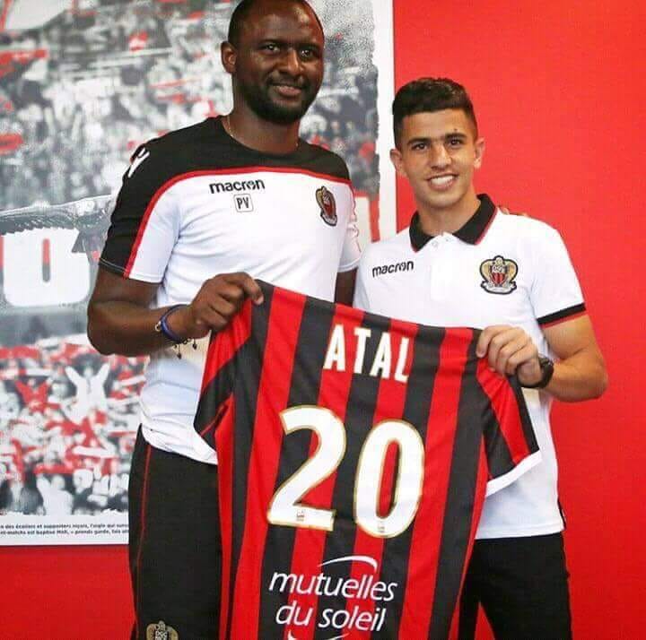 2018-2019 Atal signe à l'OGC Nice (France Ligue 1) (avec le Coach Patrick Vieira