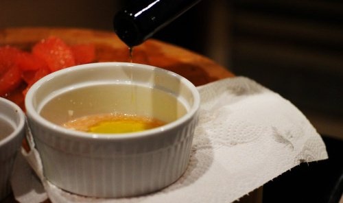 Le nettoyage du foie et de la vésicule biliaire avec de l’huile d’olive et du pamplemousse