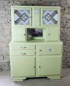 Buffet Mado 40 50's vert vintage. Je viens d'en acheter un presque comme  ça! Et celui sur la photo a des vitre… | Buffet maison, Buffet mado,  Relooking de mobilier