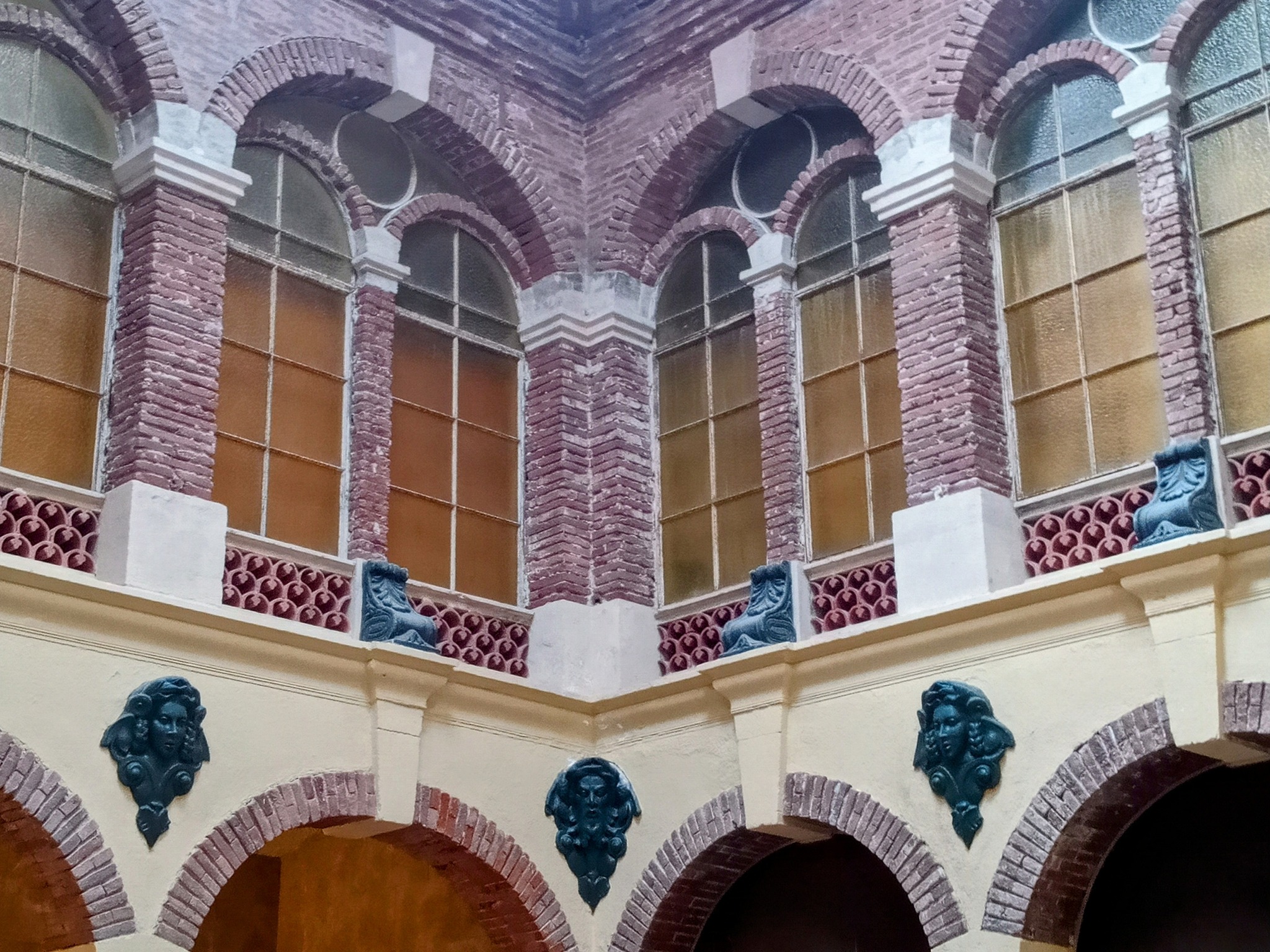 Aucune description de photo disponible.