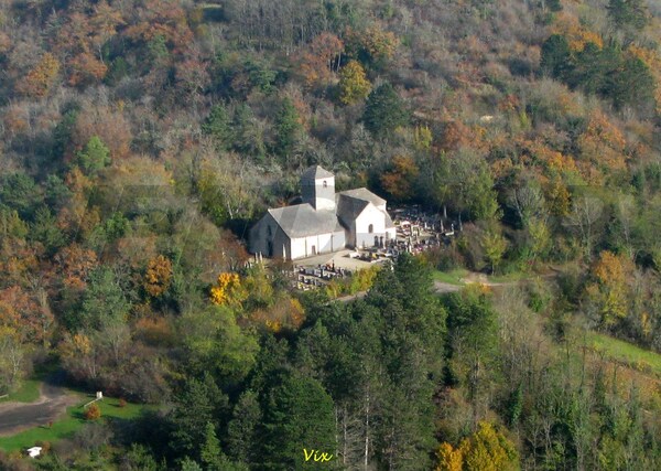 Le Châtillonnais vu du ciel : églises et abbayes, industries et commerces