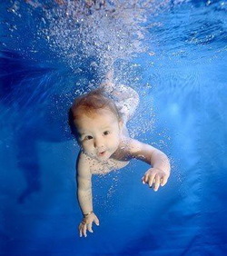 Piscine avec bébé : Première baignade pour la Boulette