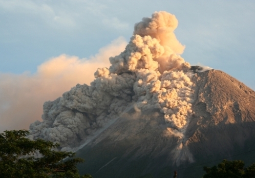 Merapi volcan explosif