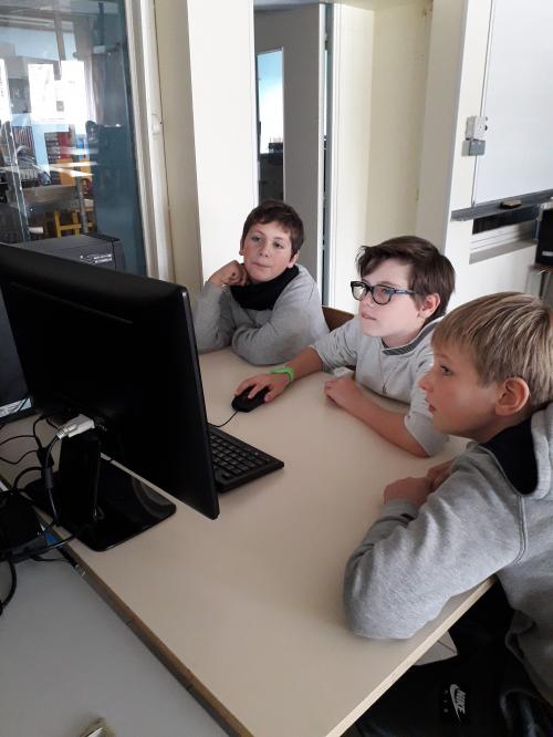 Au collège ...