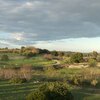 Vue panoramique depuis un clapas en face du site archéologique