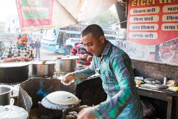 Inde, Jaipur, vendeur de chapati