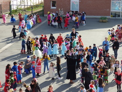 Reines, princes, pirates ... voici les photos du carnaval