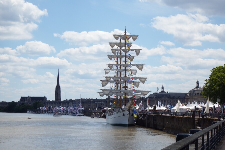 La fête du fleuve à Bordeaux - les bords de Garonne