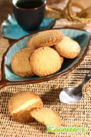 PETITS BISCUITS AUX AMANDES