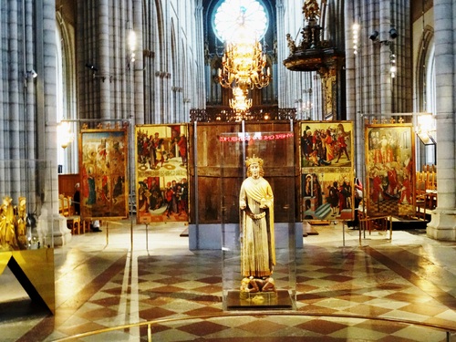 Les beaux rétables de la cathédrale d'Uppsala en Suède (photos)