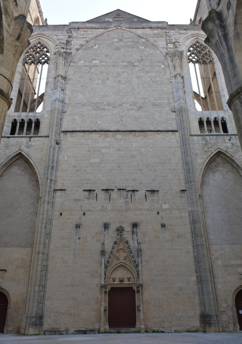 La cour Saint-Eutrope de la cathédrale de Narbonne