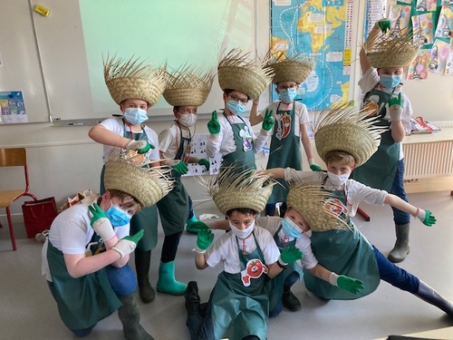 Souvenir de notre danse : les jardiniers en herbe !