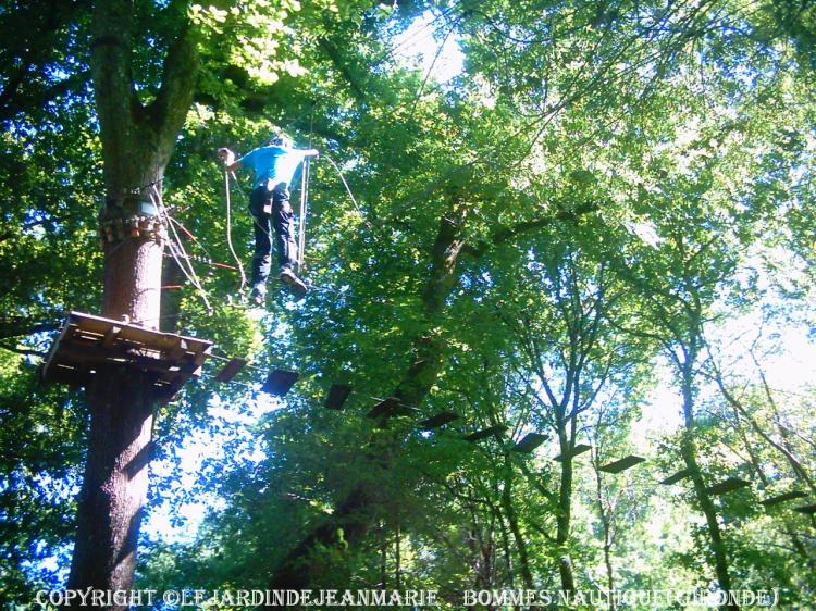 Bommes (Gironde)DESCENTE DU CIRON EN GROUPE SANS ENCADREMENT EN CANOË ... PARCOURS AVENTURE EN HAUTEUR : Parcours accrobranche dans les arbres
