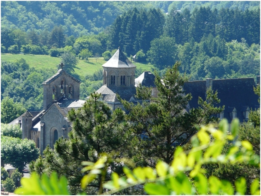 AUBAZINE   EN   CORRÈZE