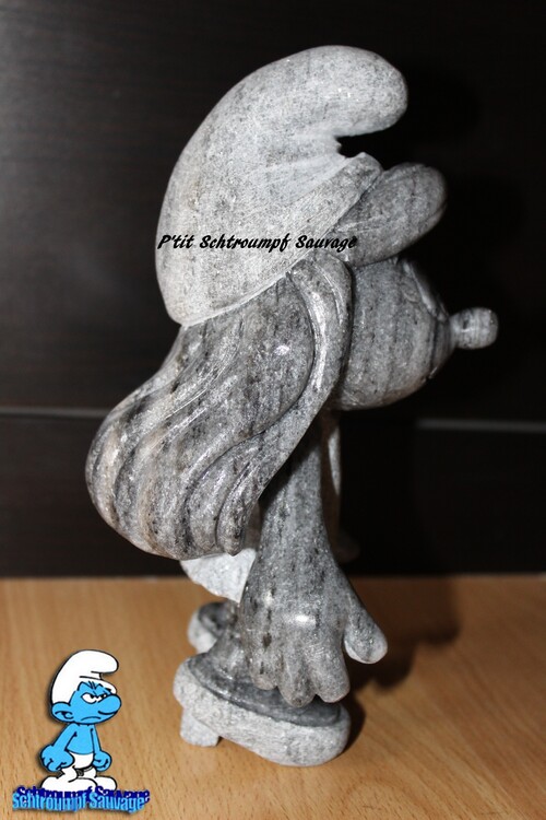 Figurine Schtroumpfette en pierre bleue édition limitée PUPPY