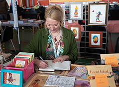 l'illustratrice Céline Cidère dédicace ses livres au festival ancenis BD