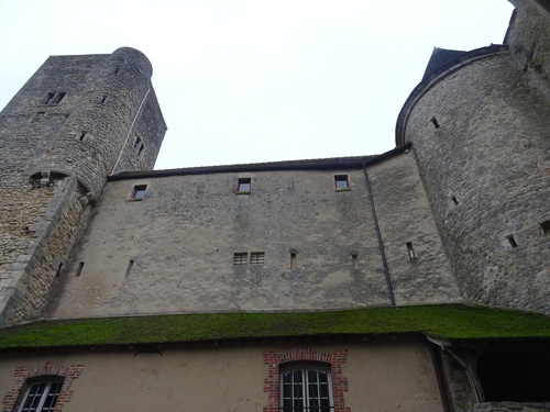 Château-musée de Nemours. Exposition 2023/24 : du château féodal au château musée