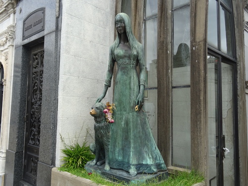 Place de France et cimetière Recoleta à Buenos Aires en Arzentine (photos)