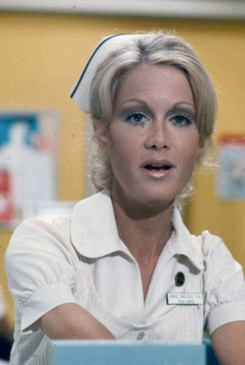 Joan Van Ark dans Temperatures Rising.