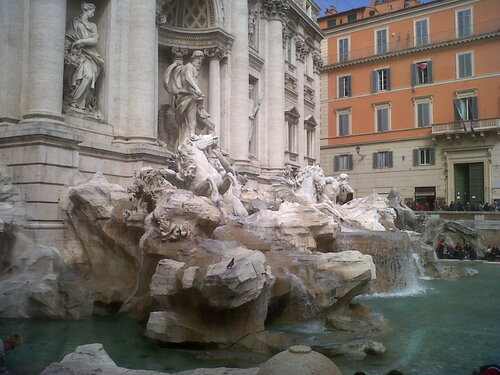 LA FONTAINE DE TREVI