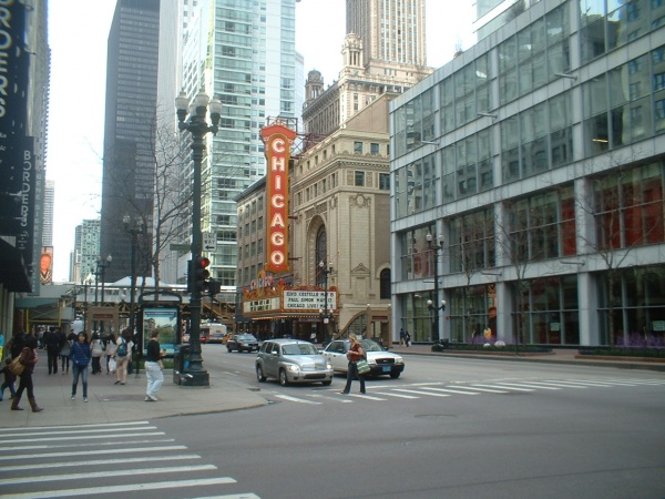 le Chicago Theater.