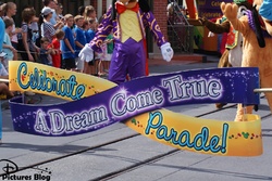 Magic Kingdom (Florida) - Celebrate A Dream Come True Parade