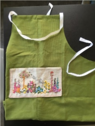 Broderie : Le tablier de printemps