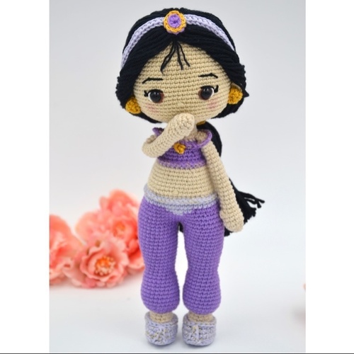 AMIGURUMIS  petite fille 