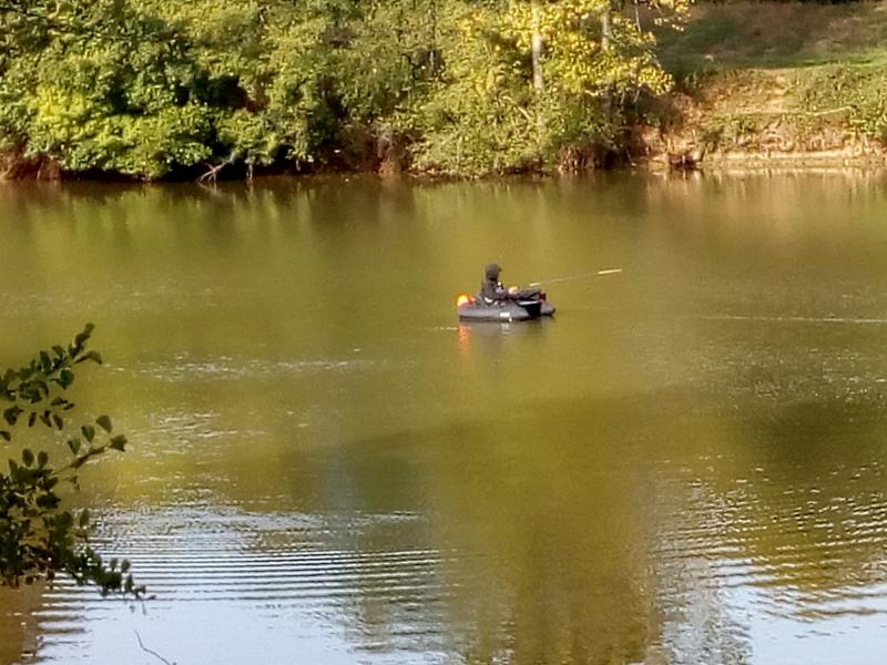 un floua tube sur le lac de barsac