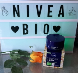 NIVEA NATURALLY GOOD