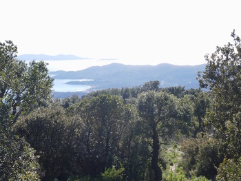 Zoom sur le cap Bénat