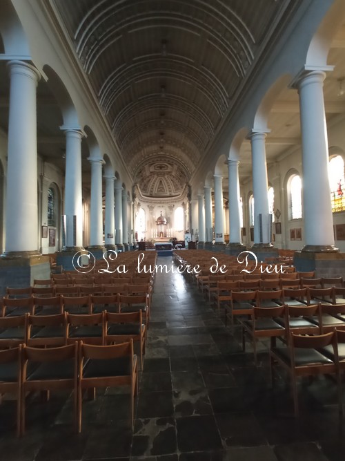 Menin (Belgique), l'église Saint Vaast