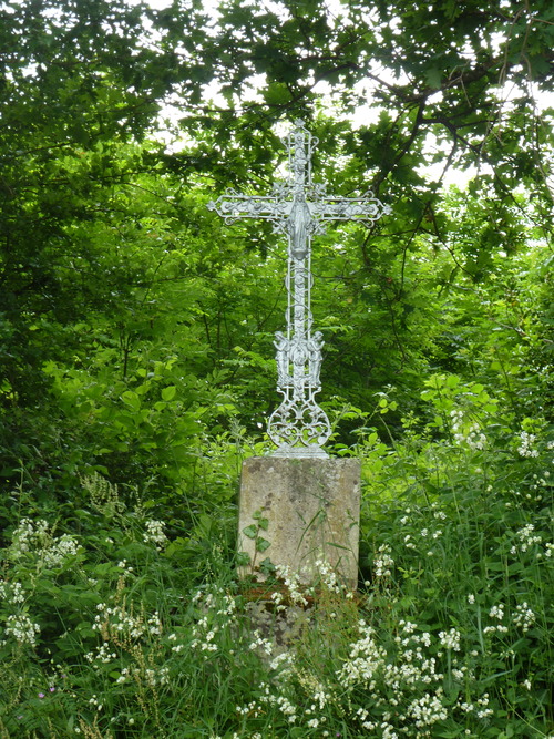 Montigny, le "Chemin de la Croix de Pierre"....