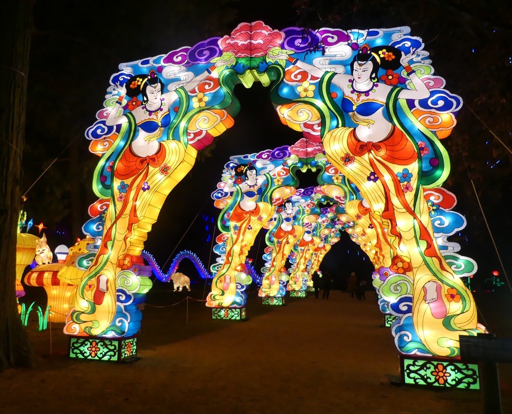 Arches et Palais, au Festival des Lanternes Chinoises, à Gaillac...