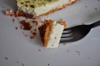 Cheese-cake aux herbes aromatiques et au saumon