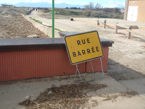 LENDEMAIN DE TEMPETE A L'EMBOUCHURE DE L'AGLY AU BARCARES