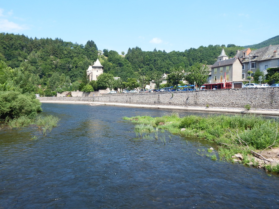 Entraygues sur Truyère dept 12