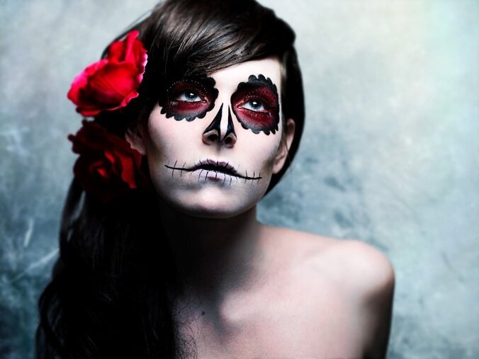 maquillage-pour-Halloween-femme-tête-de-mort-Calavera