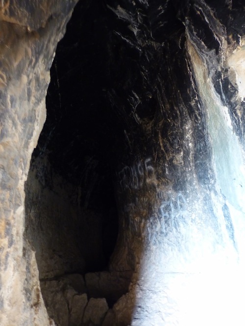 Grotte du tonneau et oppidums