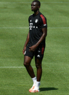 Le défenseur Tanguy Nianzou sous les couleurs du Bayern Munich