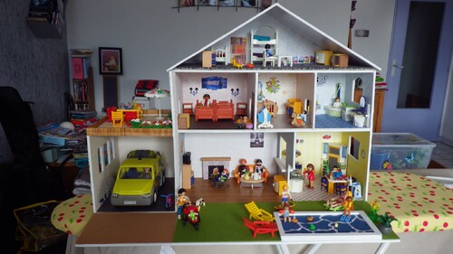 Une maison pour playmobils