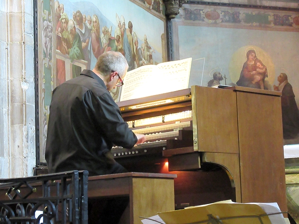 Un superbe concert orgue et guitare a eu lieu à Saint-Nicolas, sous l'égide de Châtillon-Scènes..