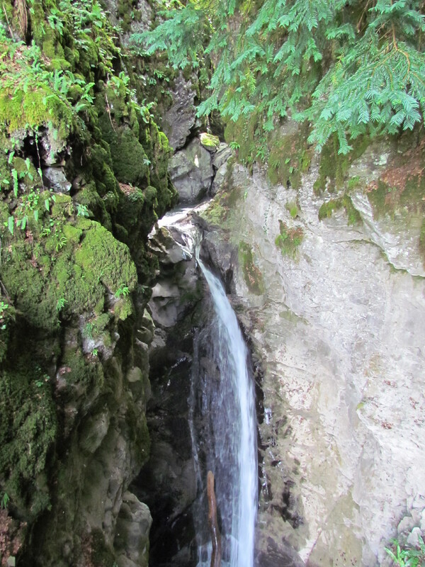 Grotte et cascade de Seythenex (1).