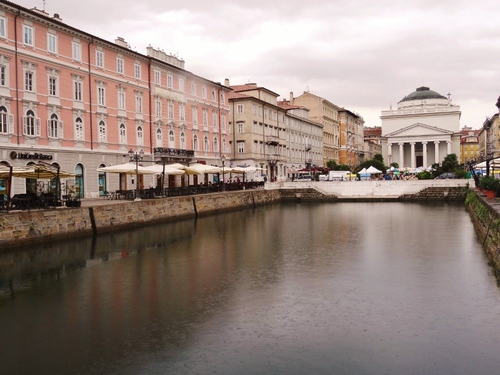 Trieste en Italie: le long du canal (photos)
