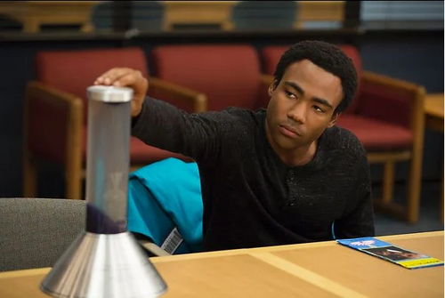 Community : Donald Glover prend ses distances...