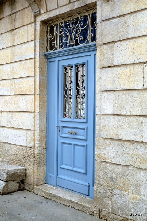P06 - Porte bleue